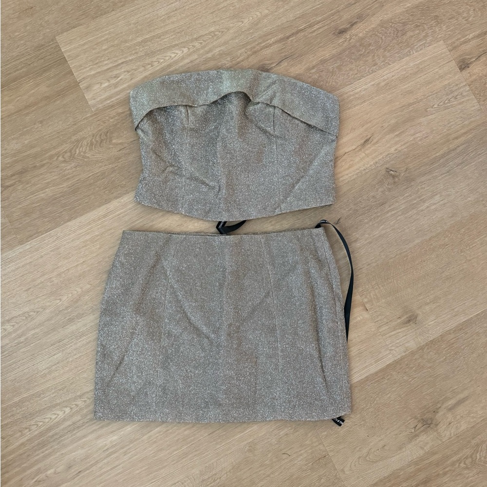 SLA The Label set. Both pieces are a size medium. NWT